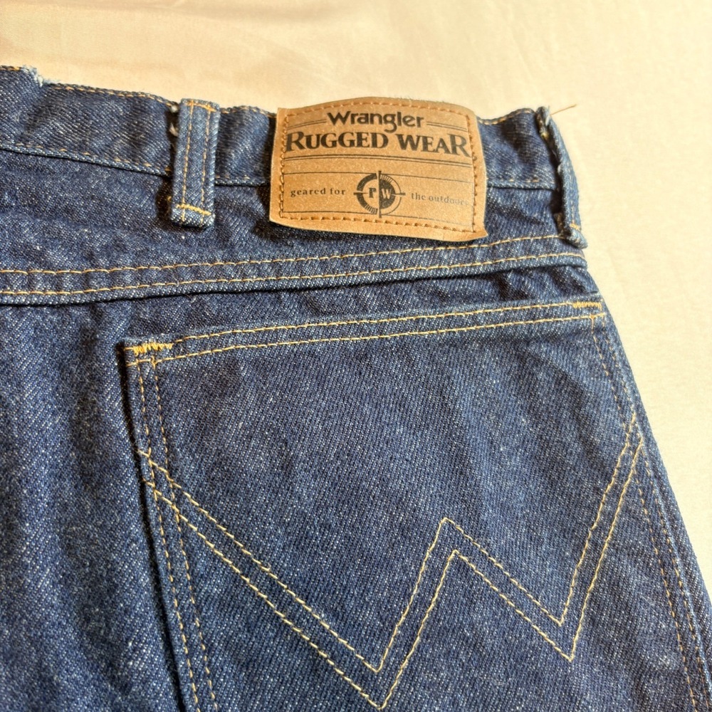 Wrangler Rugged Wear Jeans‎ Mens 40x34 Dark Wash Straight Leg Cotton Made in USA - Picture 3 of 9